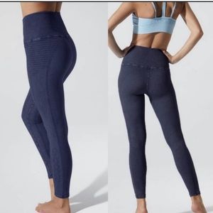 Avocado | Avomuse Fire Leggings in Grey/Navy Size XS